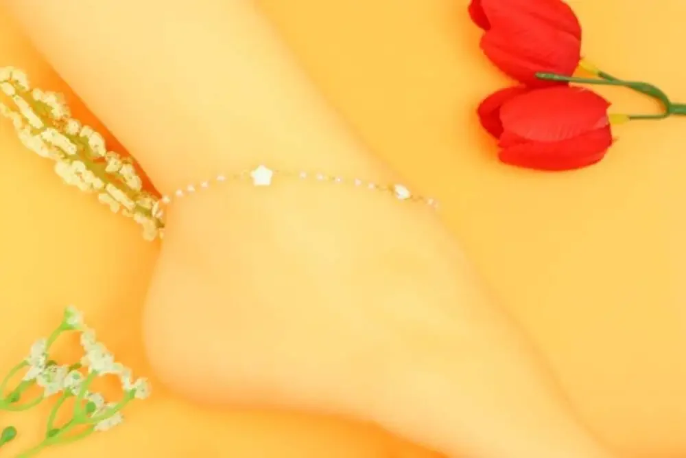 Handmade anklet delicate